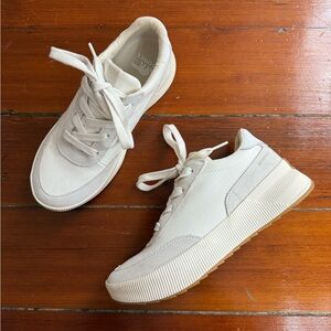 Sorel Women’s Out N About III City Waterproof Sneakers White Sz 8 💛🍄